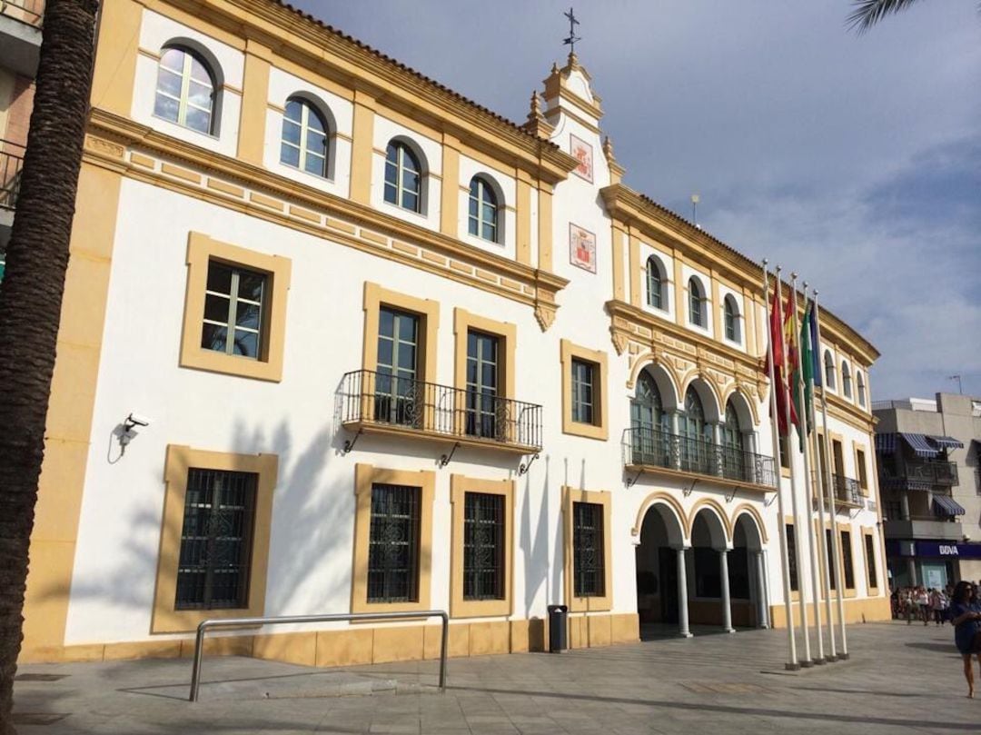 Fachada del Ayuntamiento de Dos Hermanas