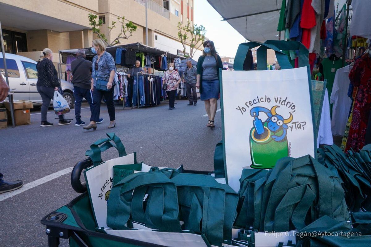 Cartagena promueve el reciclaje de vidrio entre sus vecinos