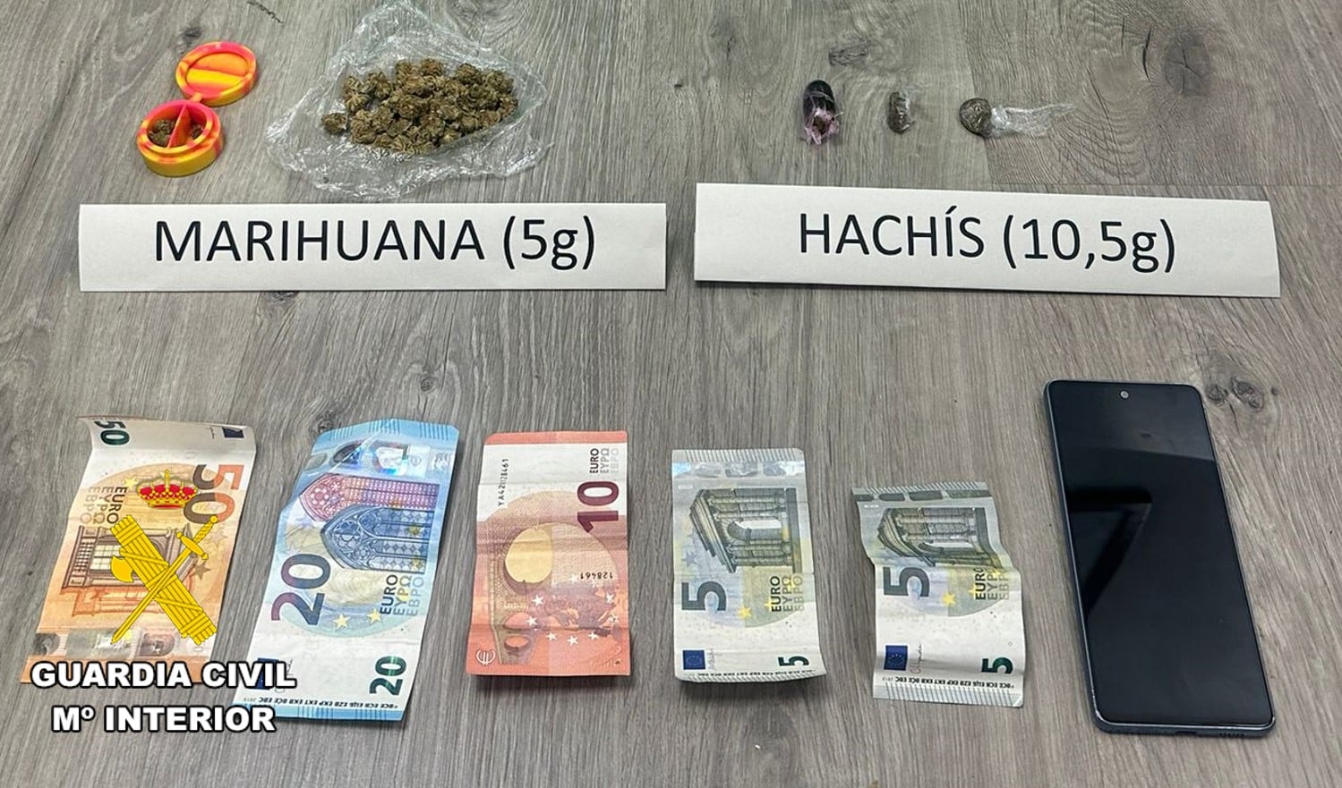 Han sido aprehendidos 5 gramos de marihuana y otros 10’5 gramos de hachís