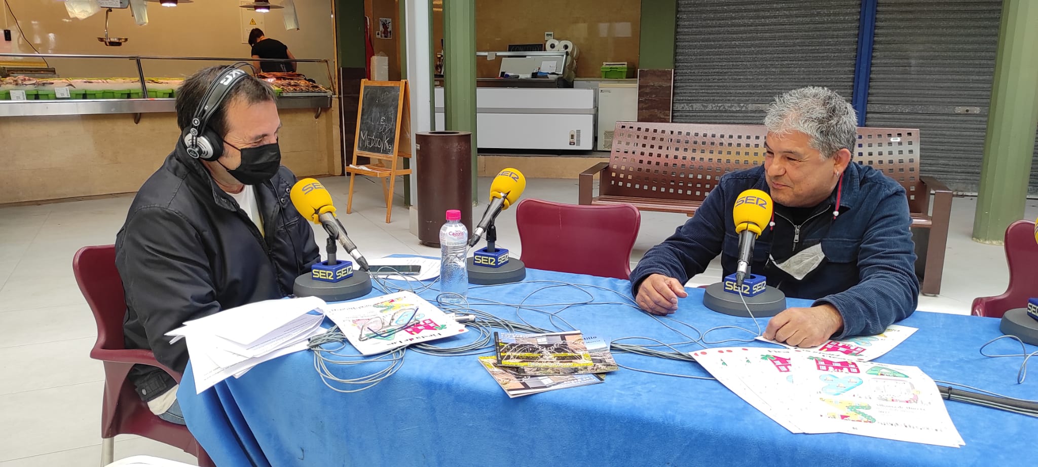 Miguel Meroño, periodista de Radio Lorca y Rafa Medina, vocalista de Malvariche