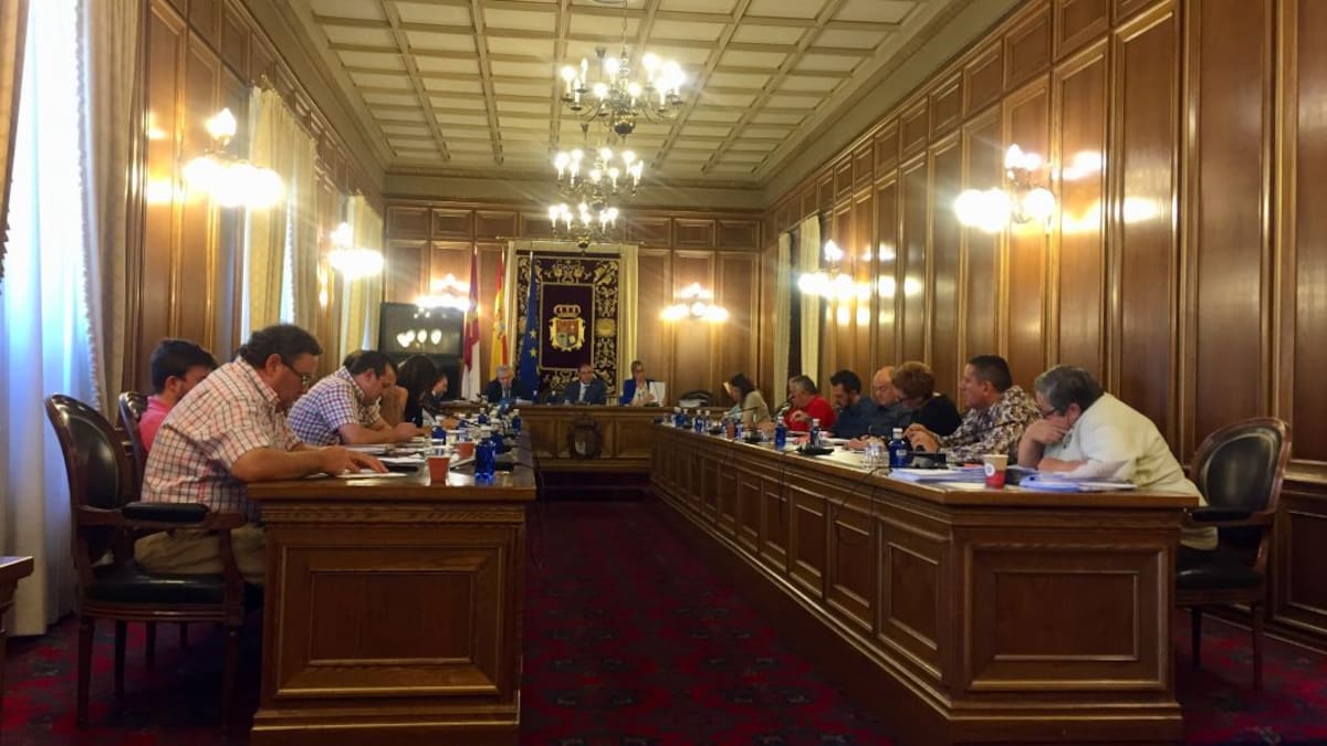 La aprobación de las Cuentas de 2017 enfrenta a los grupos de la Diputación