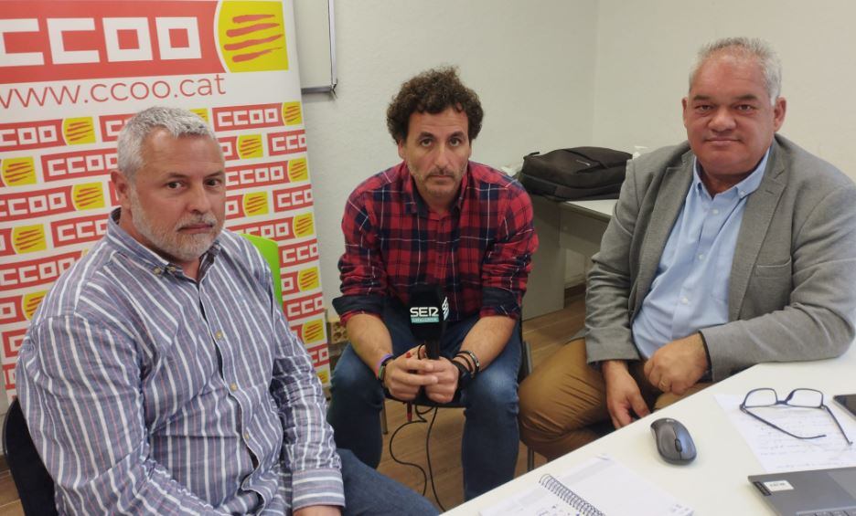 Representants de CCOO acompanyant el president del comitè d&#039;empresa d&#039;IQOXE després d&#039;una entrevista a SER Tarragona