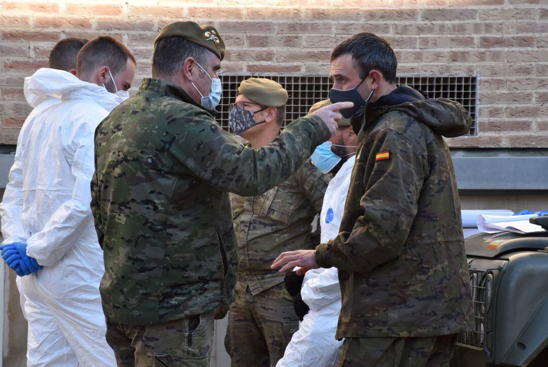 Ejército en en Asilo de Elche