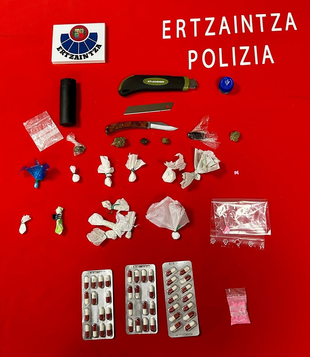 Decomiso en operación de la Ertzaintza en el barrio de Judimendi de Vitoria