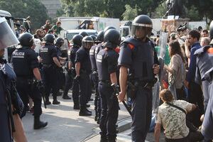Els mossos d'esquadra arriben a Plaça Catalunya