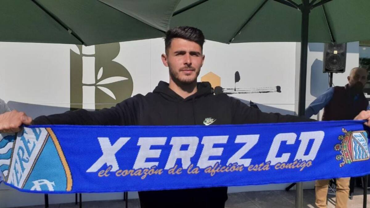 Presentación de Rares como nuevo jugador del Xerez CD