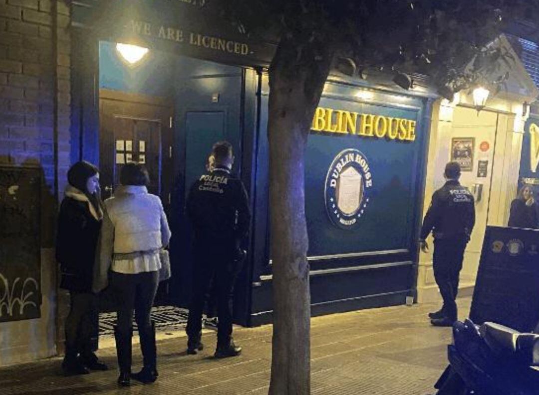 La Policía Local de Castellón realizó 11 registros en la primera noche con el pasaporte Covid en vigor