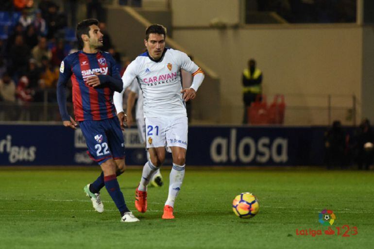 Imagen del partido entre la SD Huesca y el Real Zaragoza en El Alcoraz