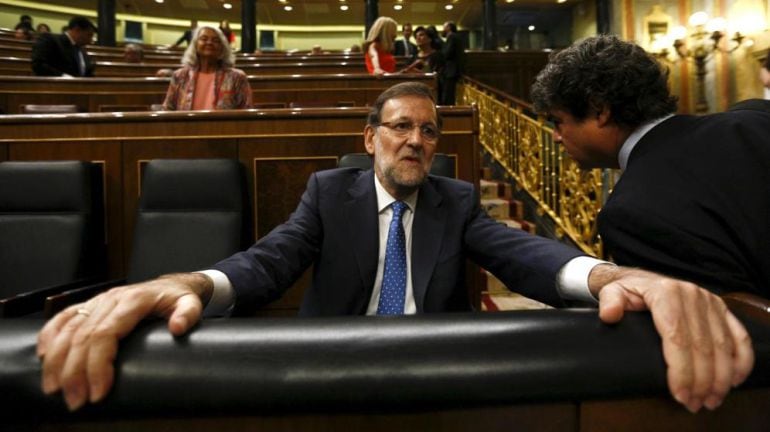 Mariano Rajoy, con su jefe de Gabinete, Jorge Moragas, en el Congreso.