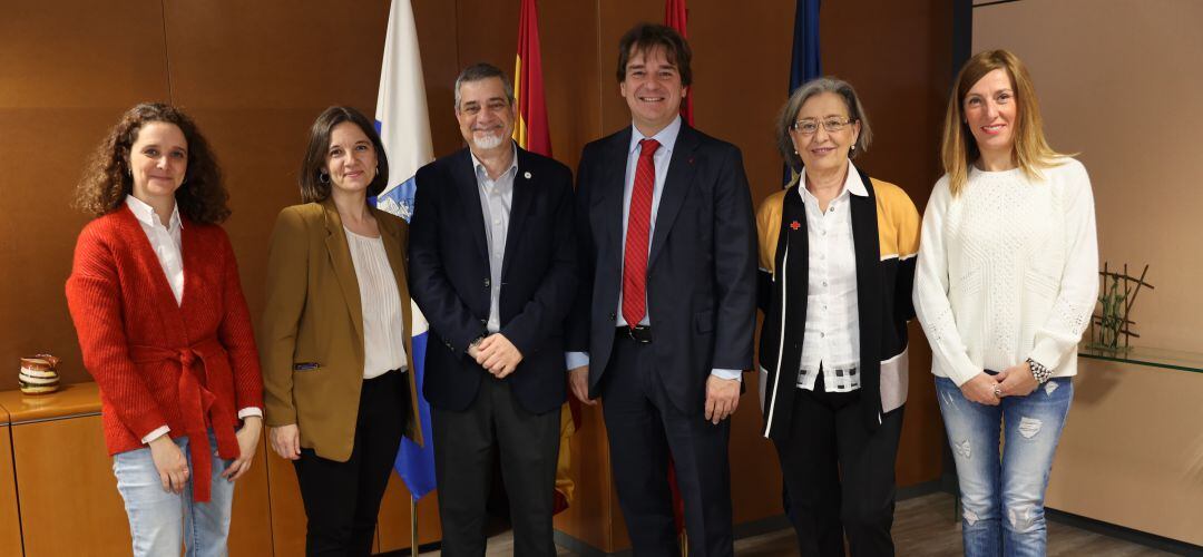 Cruz Roja y Ayuntamiento de Fuenlabrada han firmado un convenio por el que se cede suelo para la construcción de una nueva sede. 