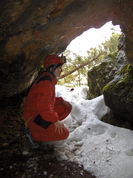 Espeleóloga del GEV en la Cueva Secreta del Sagreo