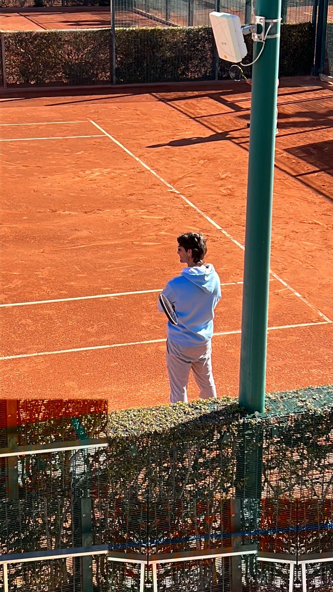 Juan Carlos Ferrero supervisando el entrenamiento de Carlos Alcaraz