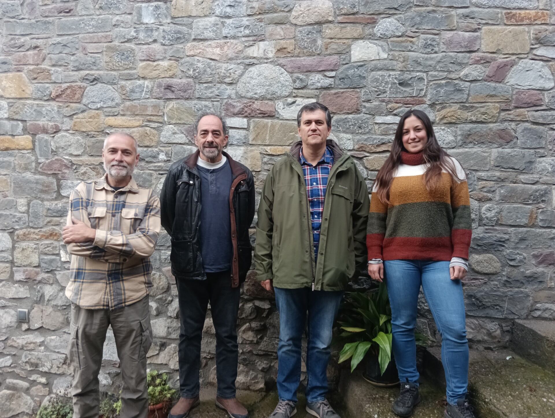 José Ramón Ceresuela y Joaquín Palacín junto a representantes municipales del valle de Chistau