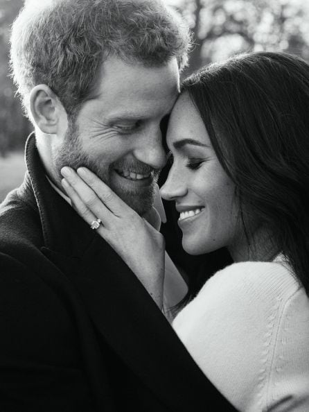 Fotografía oficial del compromiso del príncipe Enrique de Inglaterra y de la actriz estadounidense Meghan Markle.