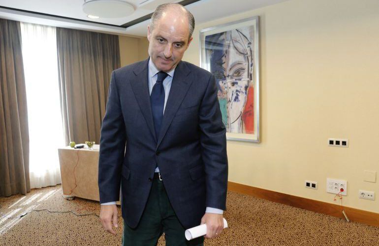 El expresidente de la Generalitat Francisco Camps, después de una comparecencia de prensa.