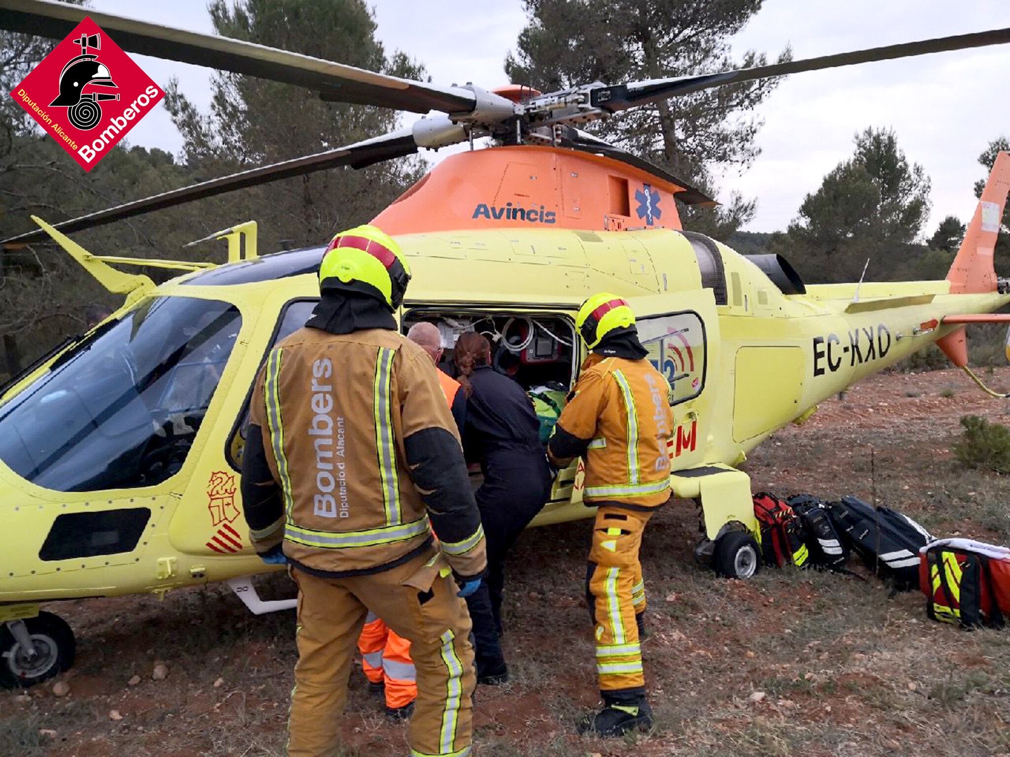 Momento de la intervención de los bomberos