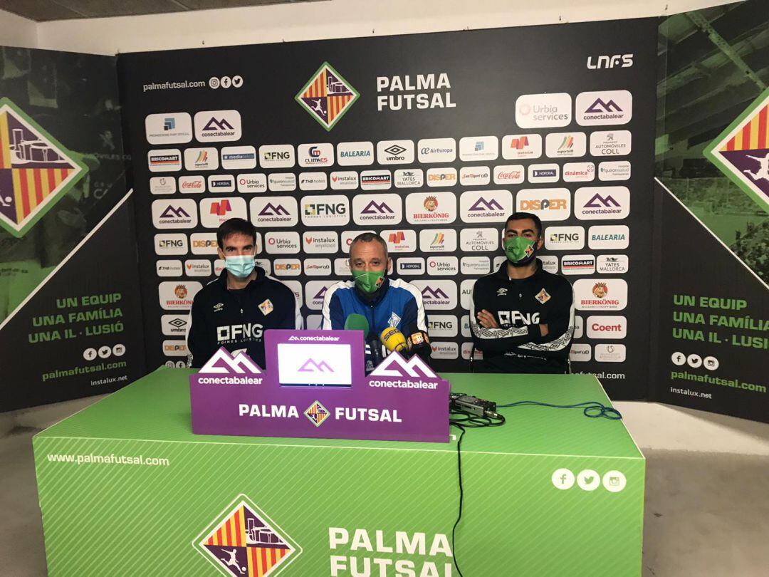 Carlos Barrón, Antonio Vadillo y Diego Nunes en la rueda de prensa de esta mañana.