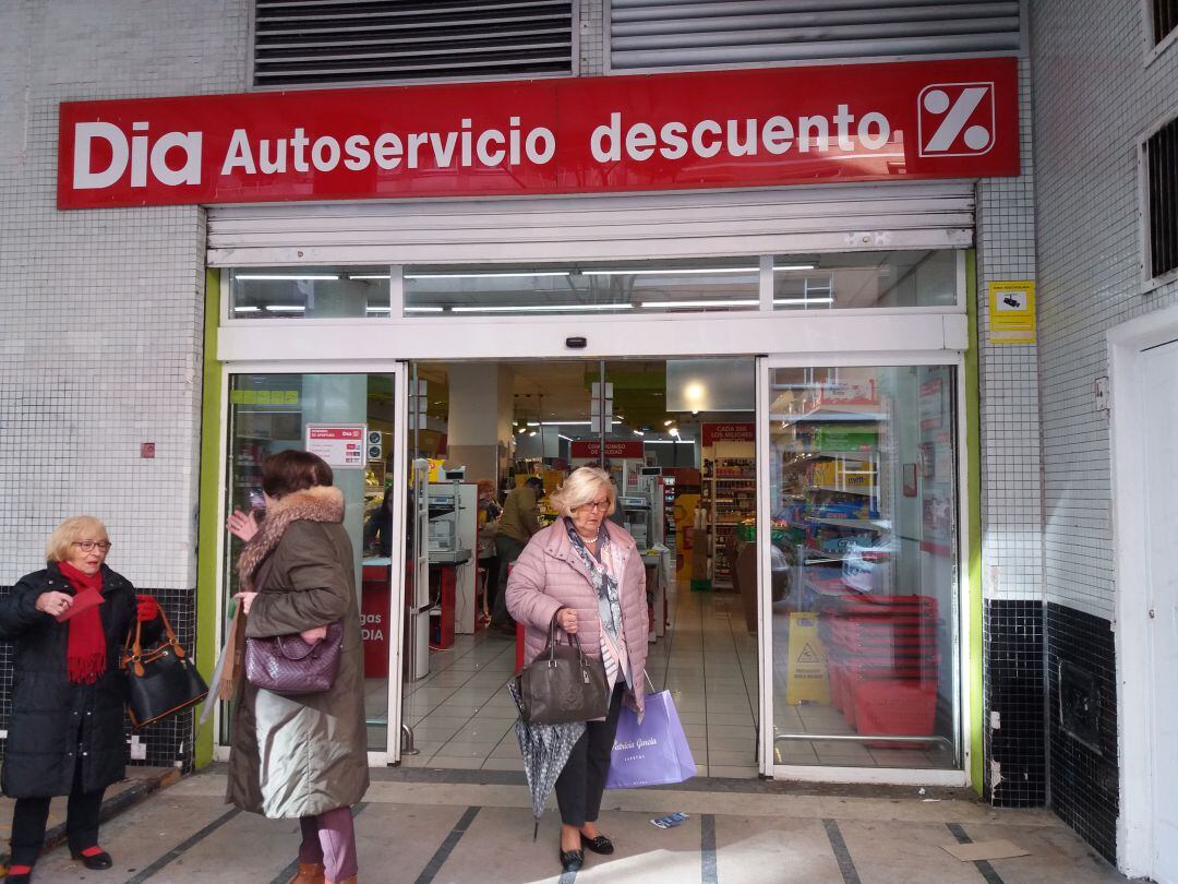 Imagen de uno de los comercios minoristas cuyos trabajadores amenazan con nuevas movilizaciones