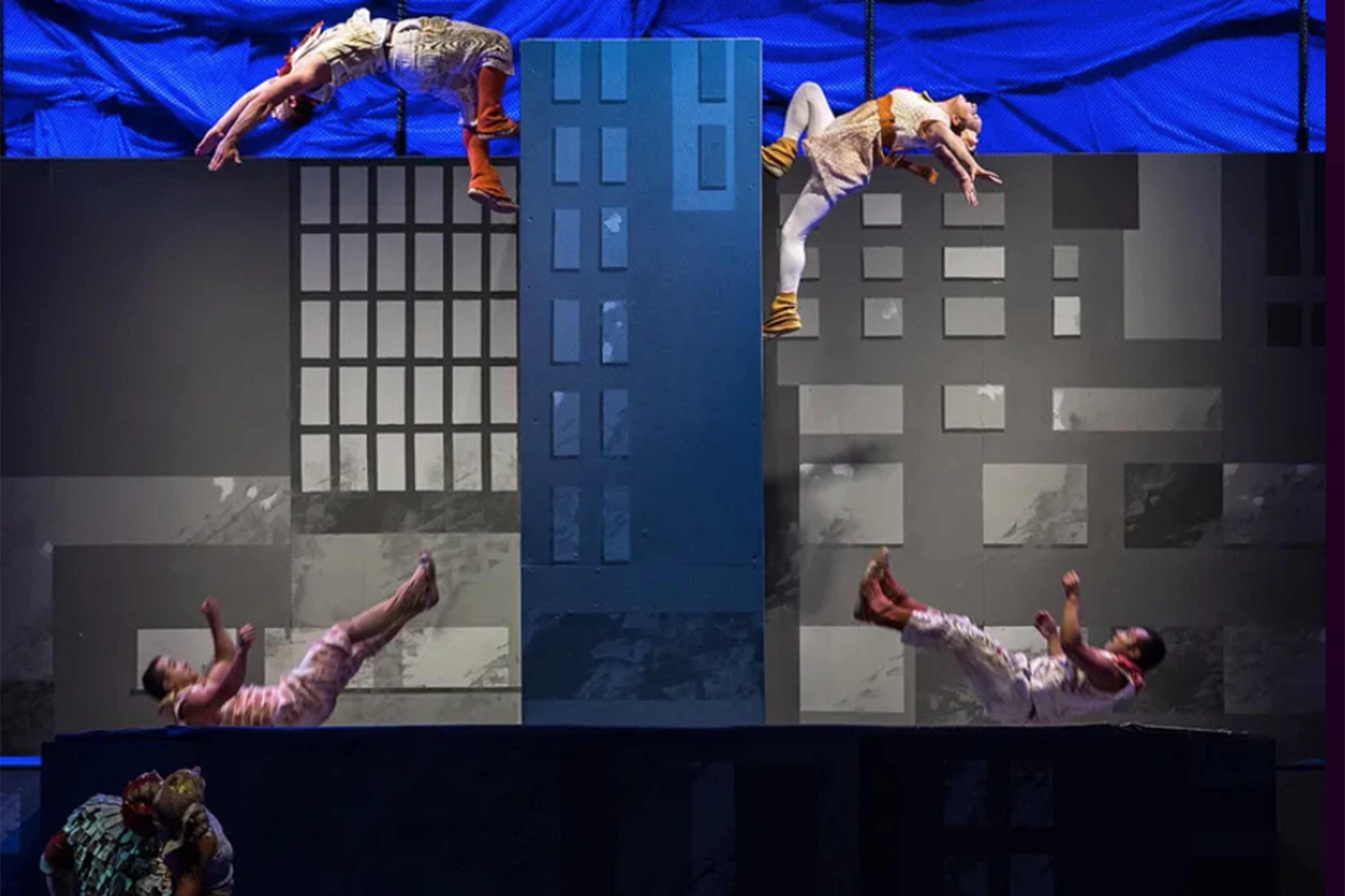 Els artistes de lac ompanyia canadenca ja assagen a la carpa on es faran les 22 funcions