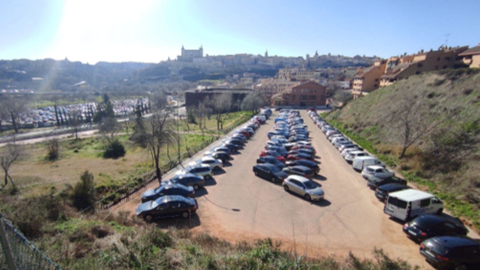 El aparcamiento junto a la estación de autobuses, el lugar en el que se ubicará el pabellón multiusos