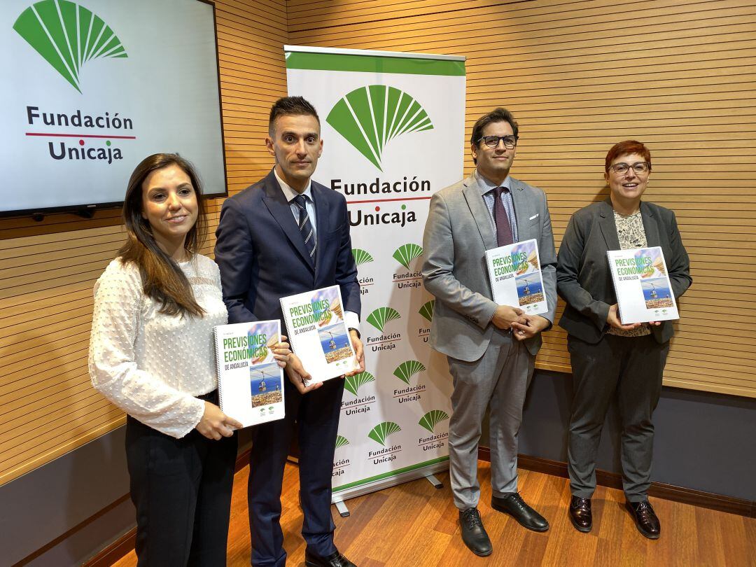 Los responsables de Analistas Económicos de la Fundación Unicaja