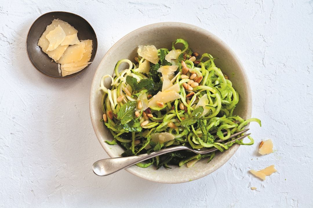 Pasta primavera con guisantes y menta (&#039;Espirales de verdura&#039;).