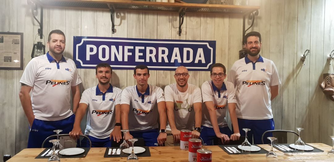 En el Restaurante Rosita Milagros el conjunto berciano presentó a los encargados técnicos en cada parcela del equipo de LEB Plata 