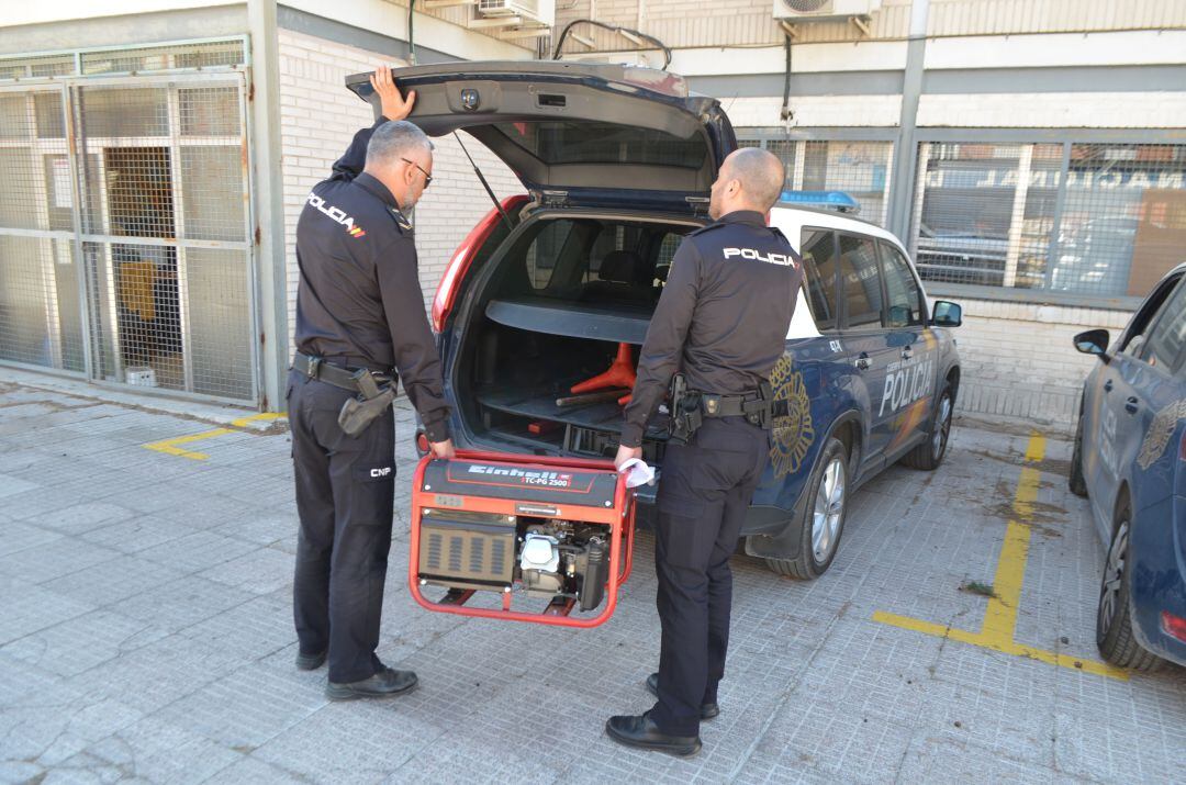 La Policía Nacional ha detenido en Molina de Segura a una pareja que ocupó una vivienda e hizo imposible la convivencia al resto de familias de la finca