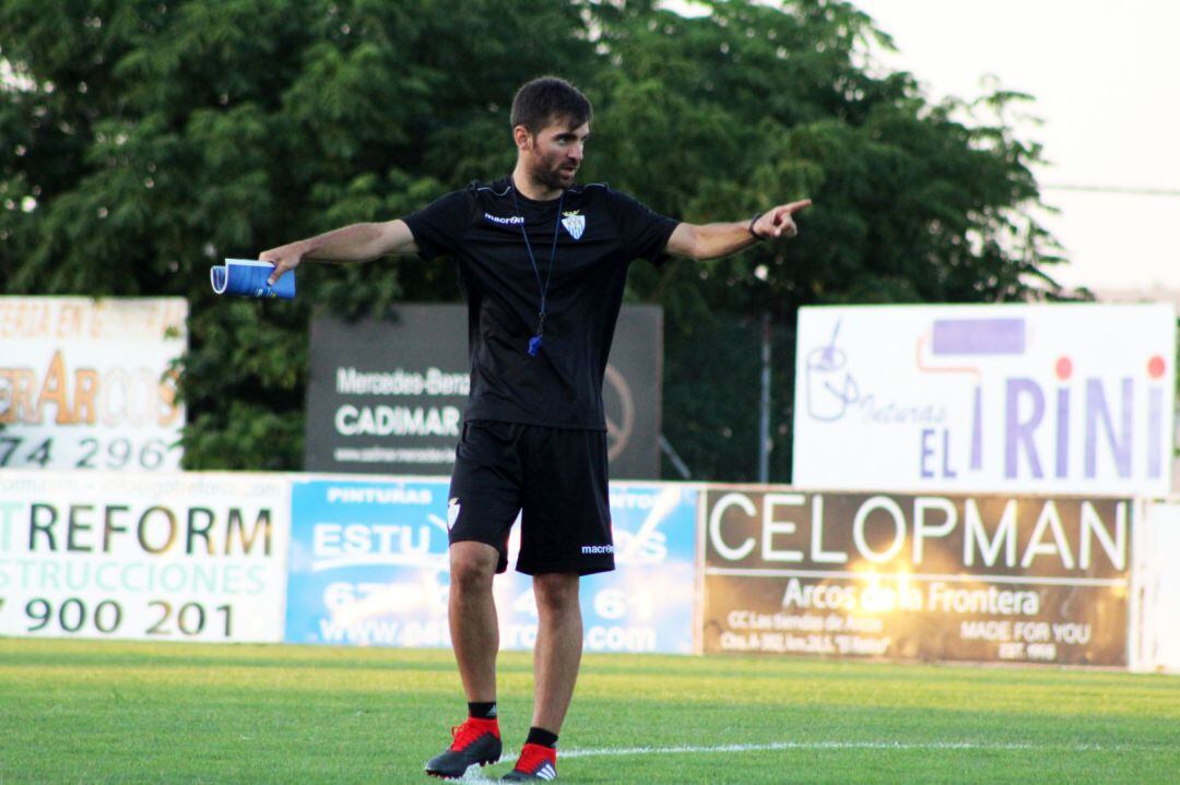 Alberto Vázquez durante un entrenamiento en Arcos 