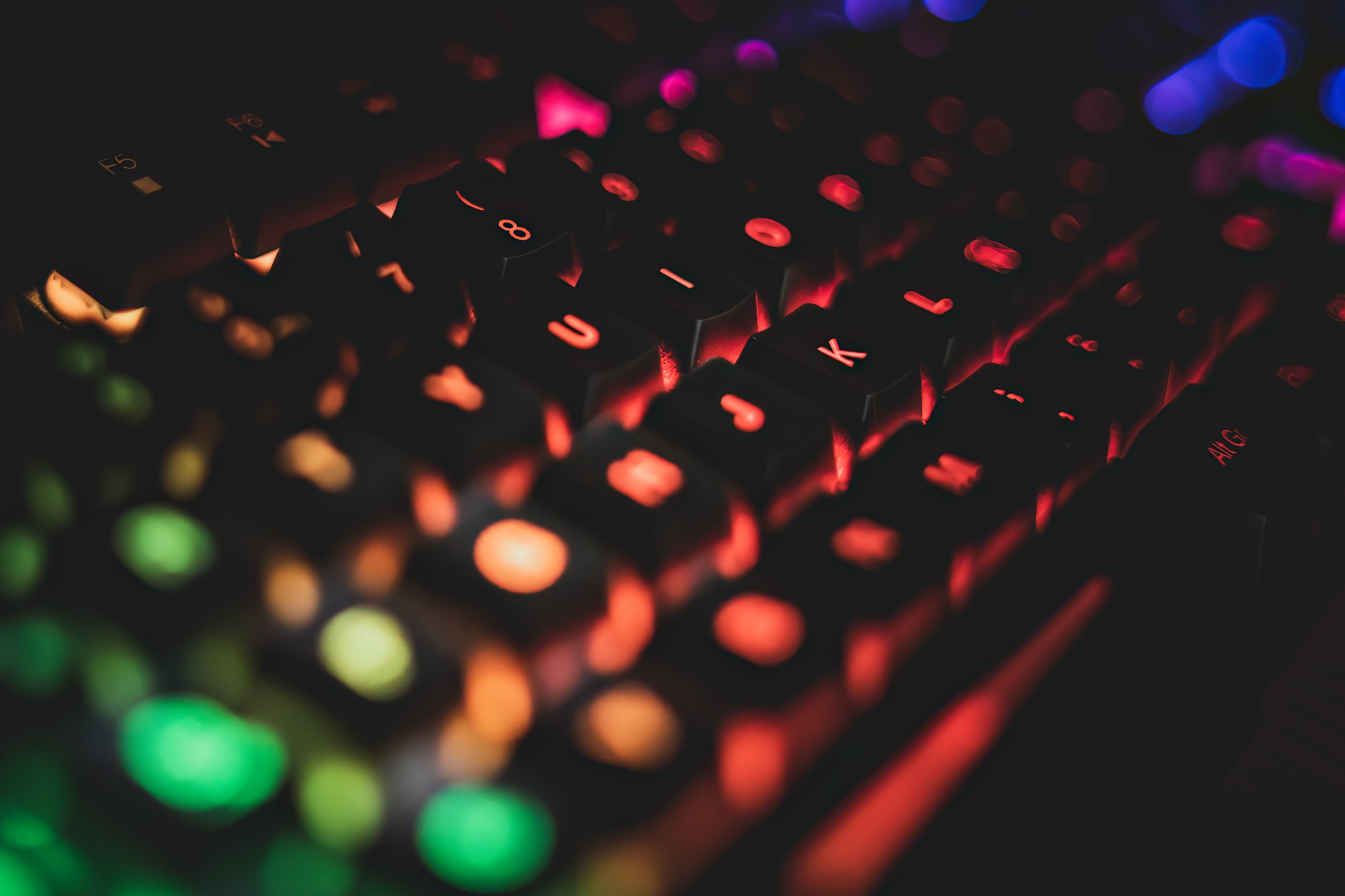 Gaming keyboard macro with colored rgb keys