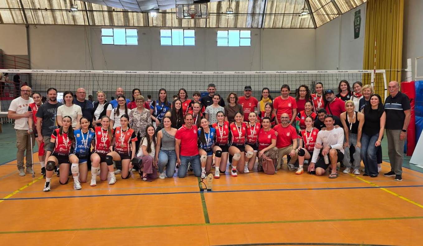 Equipo cadete femenino del CV Xàtiva, campeón autonómic