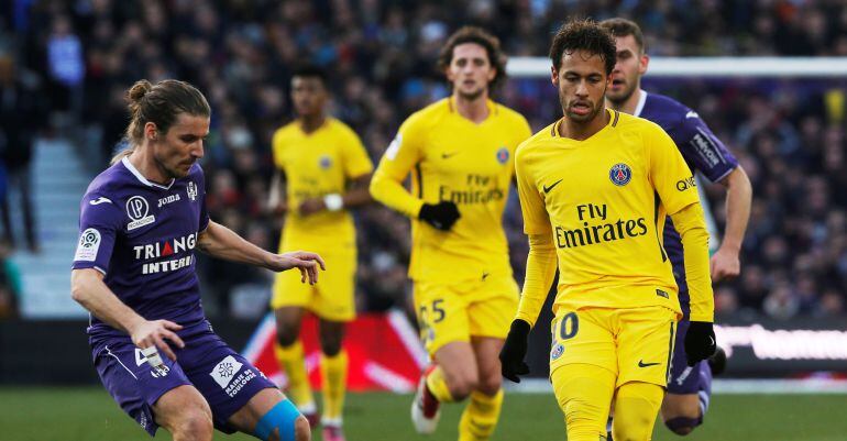 Neymar, durante el partido ante el Toulouse