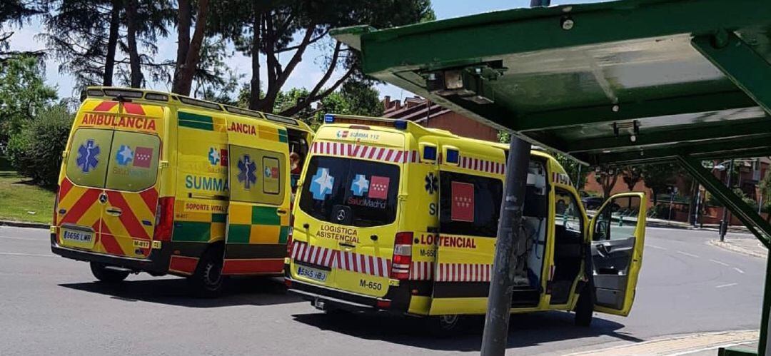 Las ambulancias que trasladaron al herido al Hospital