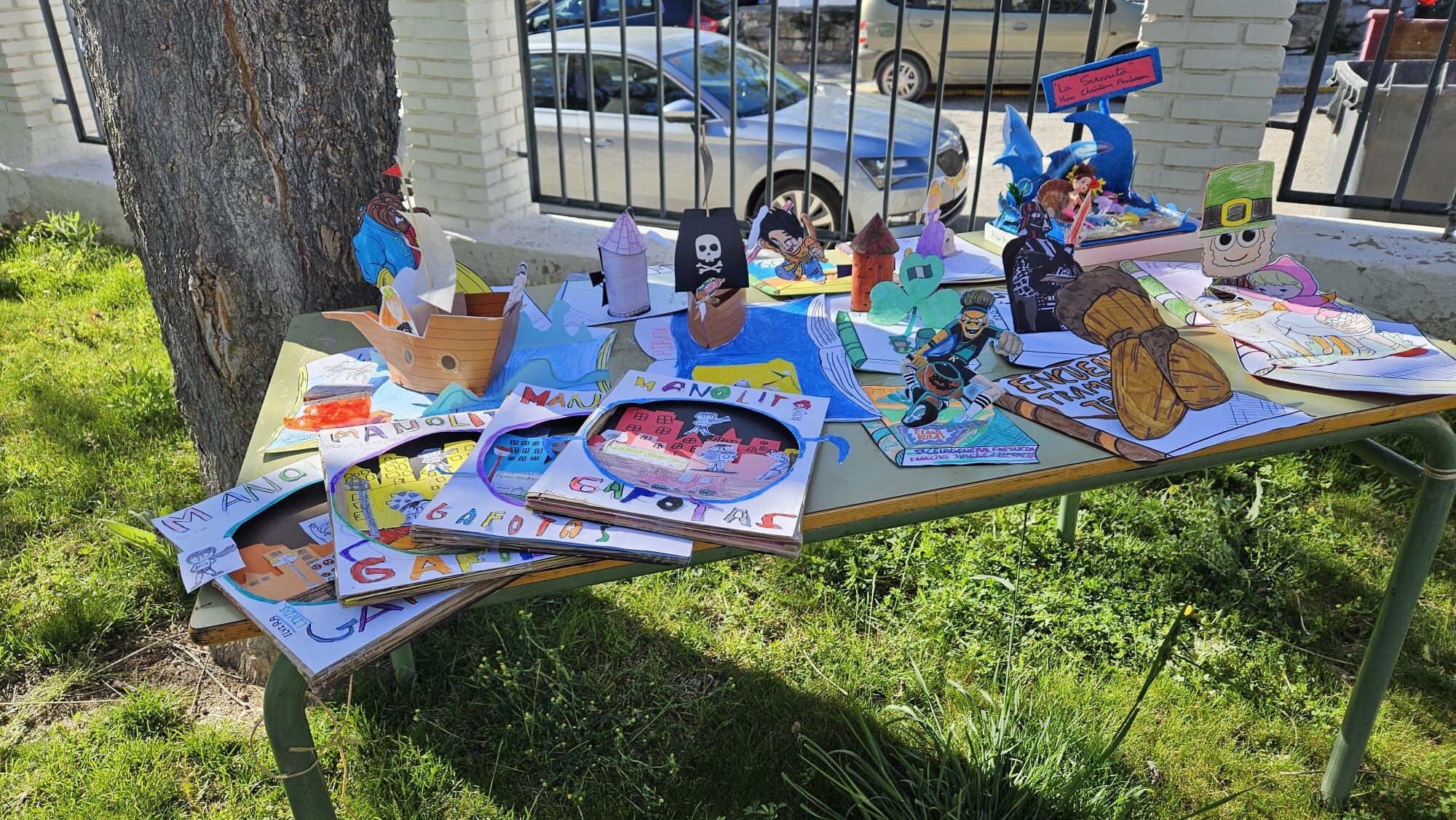 Exposición de objetos elaborados por los escolares de Jódar