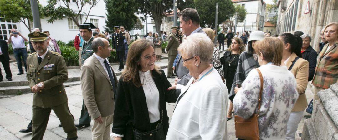 Inés Rey a las puertas de la iglesia de Santo Domingo