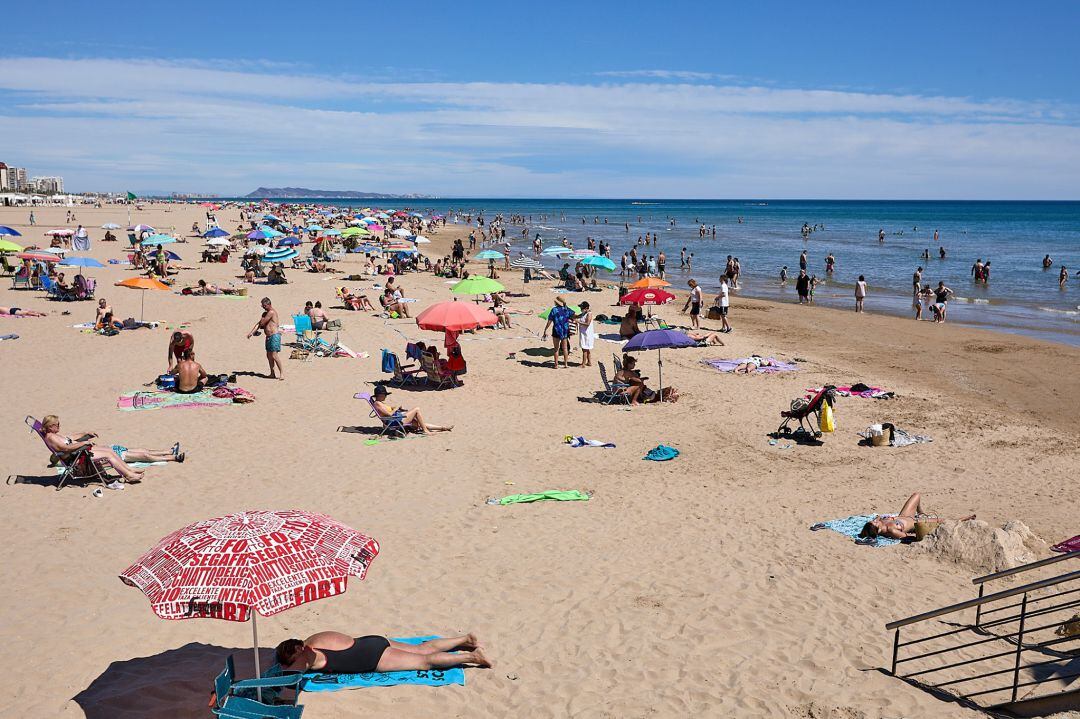 Playa de Gandia en el primer fin de semana sin estado de alarma