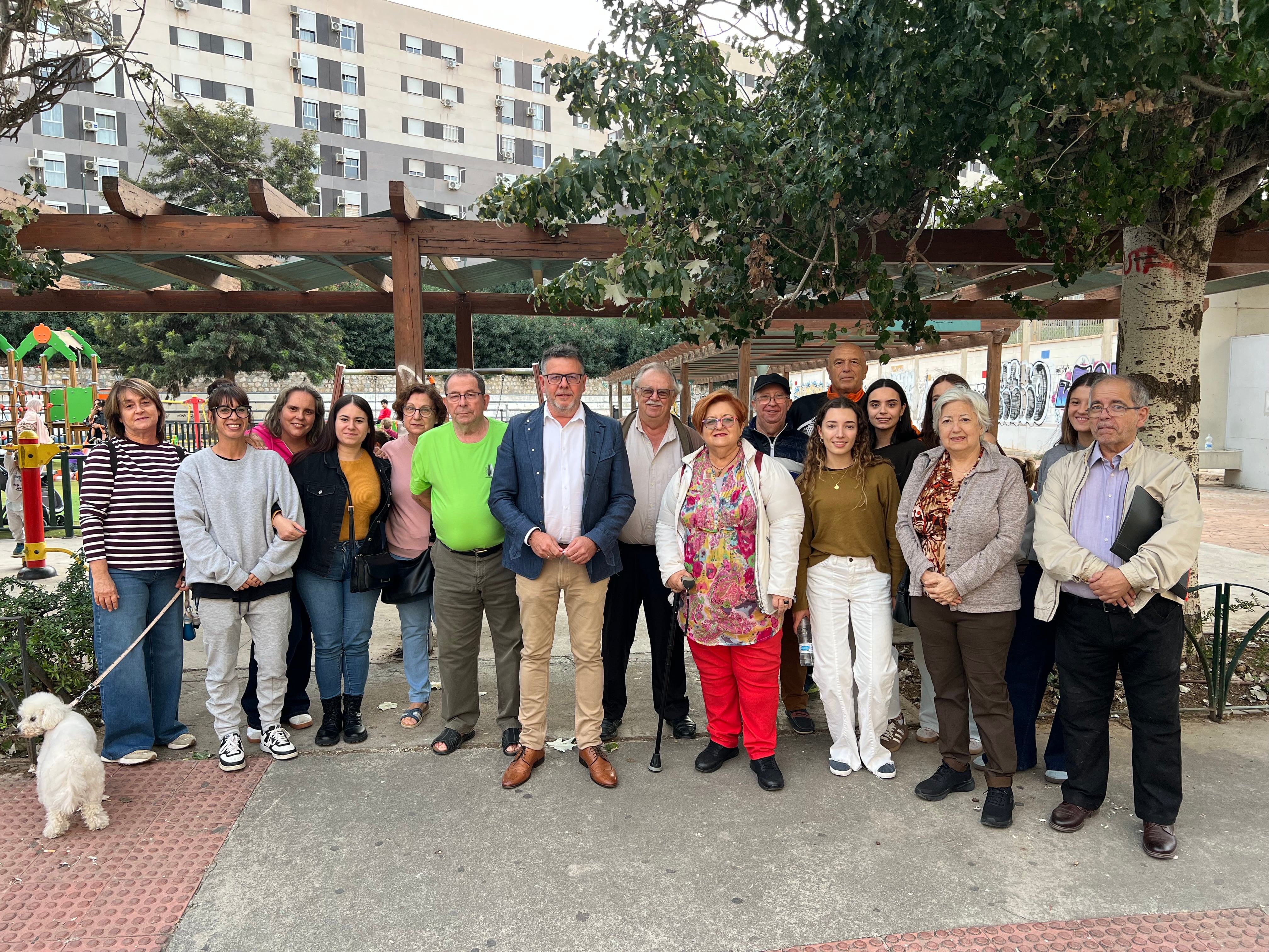 Un momento de la reunión del PSOE con los vecinos