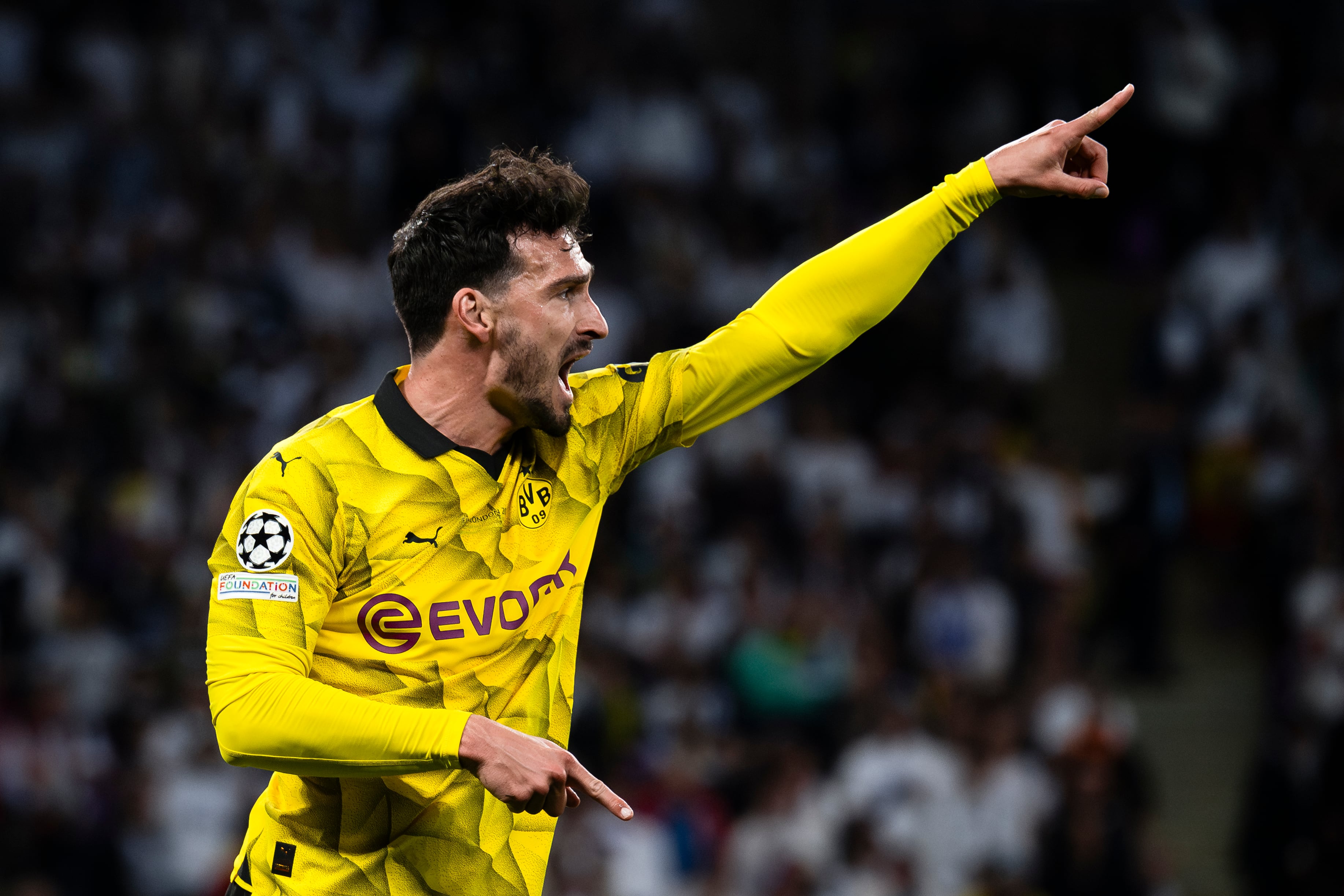 WEMBLEY STADIUM, LONDON, UNITED KINGDOM - 2024/06/01: Mats Hummels of Borussia Dortmund reacts during the UEFA Champions League final football match between Borussia Dortmund and Real Madrid CF. Real Madrid CF won 2-0 over Borussia Dortmund. (Photo by Nicolò Campo/LightRocket via Getty Images)