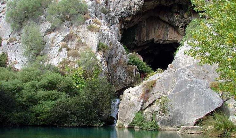 Entorno de la Cueva del Gato. 