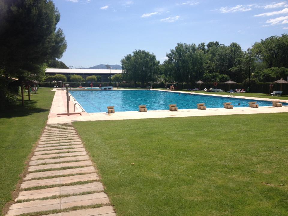 Piscina de una comunidad de vecinos