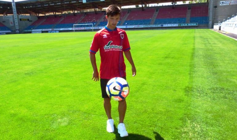 Capilla, el día de su presentación con el club soriano.