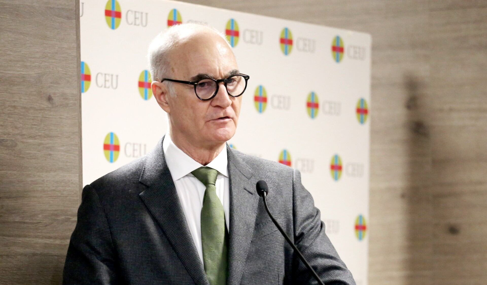 El doctor Ripoll, un traumatólogo Champions.