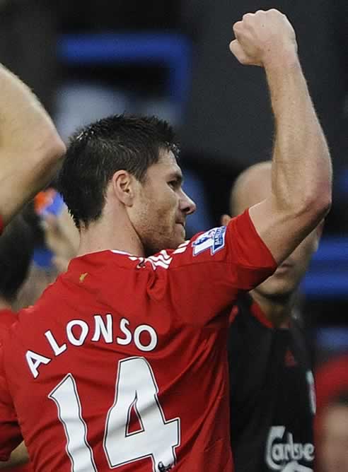 Xabi Alonso celebra un gol con el Liverpool