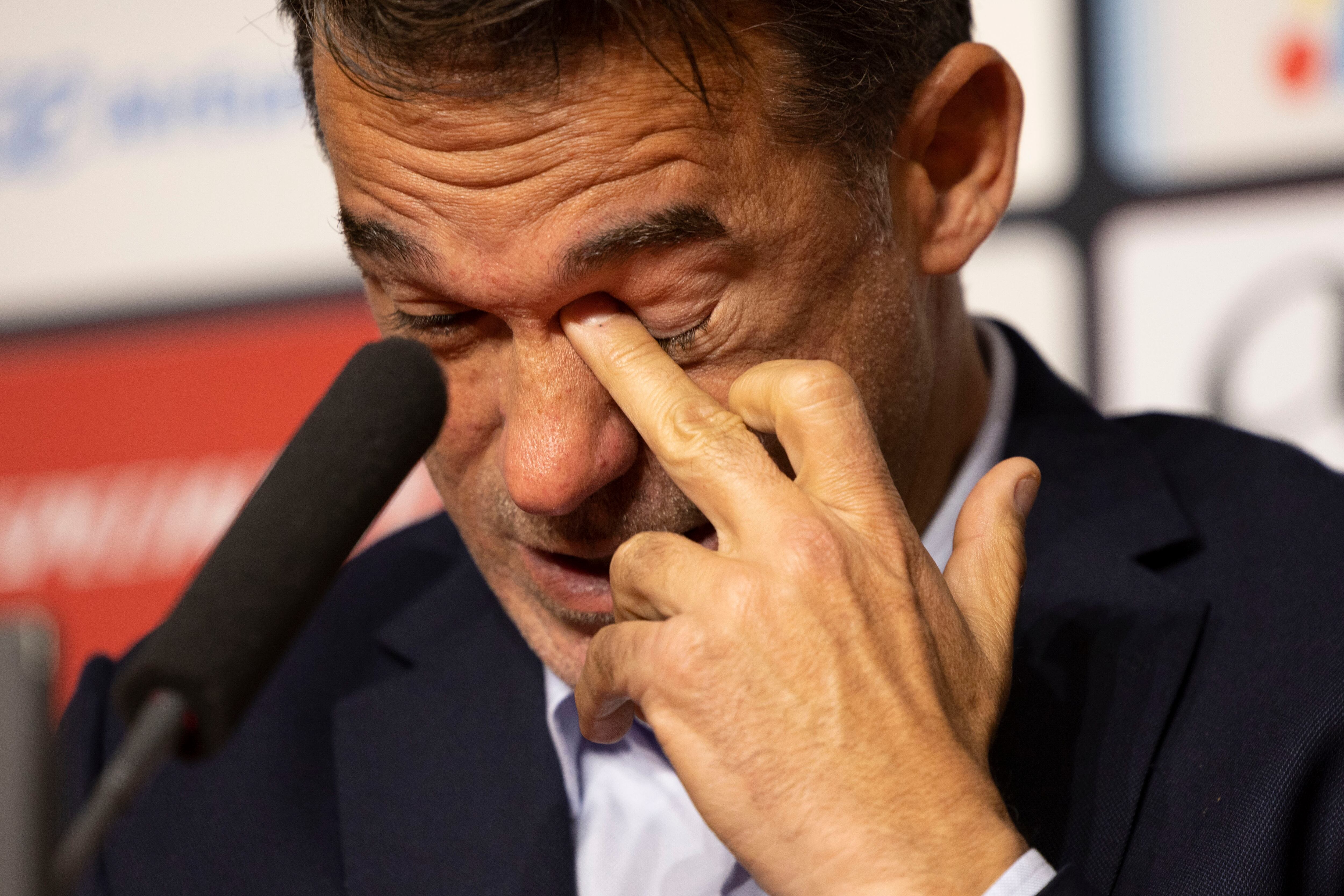 PALMA DE MALLORCA, 23/03/2022.- Luis García Plaza, destituido este lunes del cargo de entrenador del Mallorca tras un año y medio al frente del equipo, durante la rueda de prensa celebrada este miércoles en el estadio Son Moix. EFE/CATI CLADERA