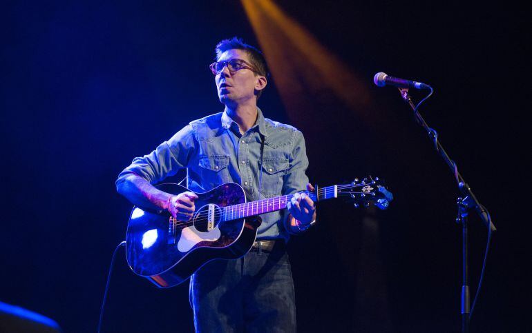 Justin Townes Earle durante una actuación en Boston en 2016