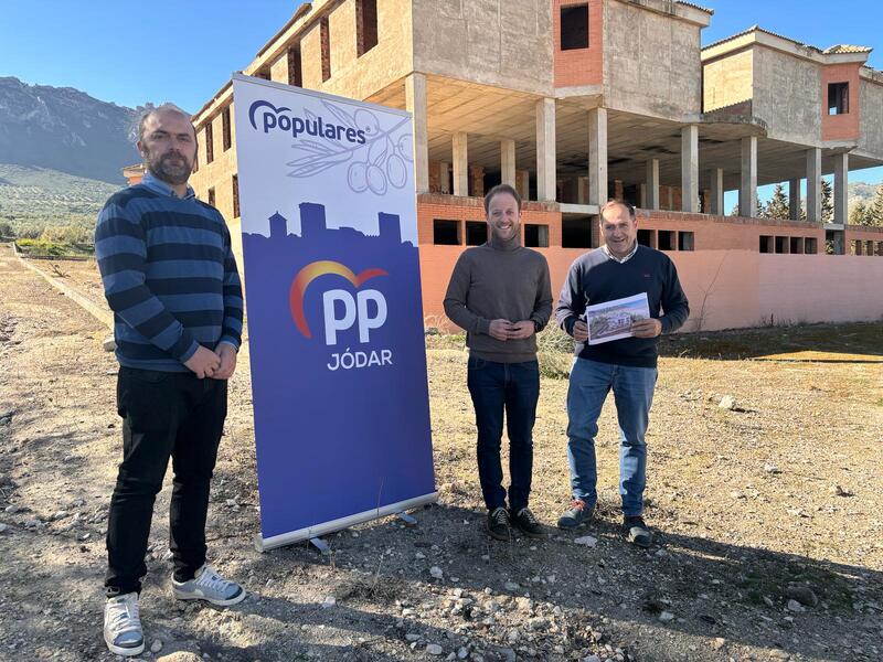 El presidente provincial del PP, también visito las actuales instalaciones de la Residencia de Mayores en el Pilar de la Dehesa