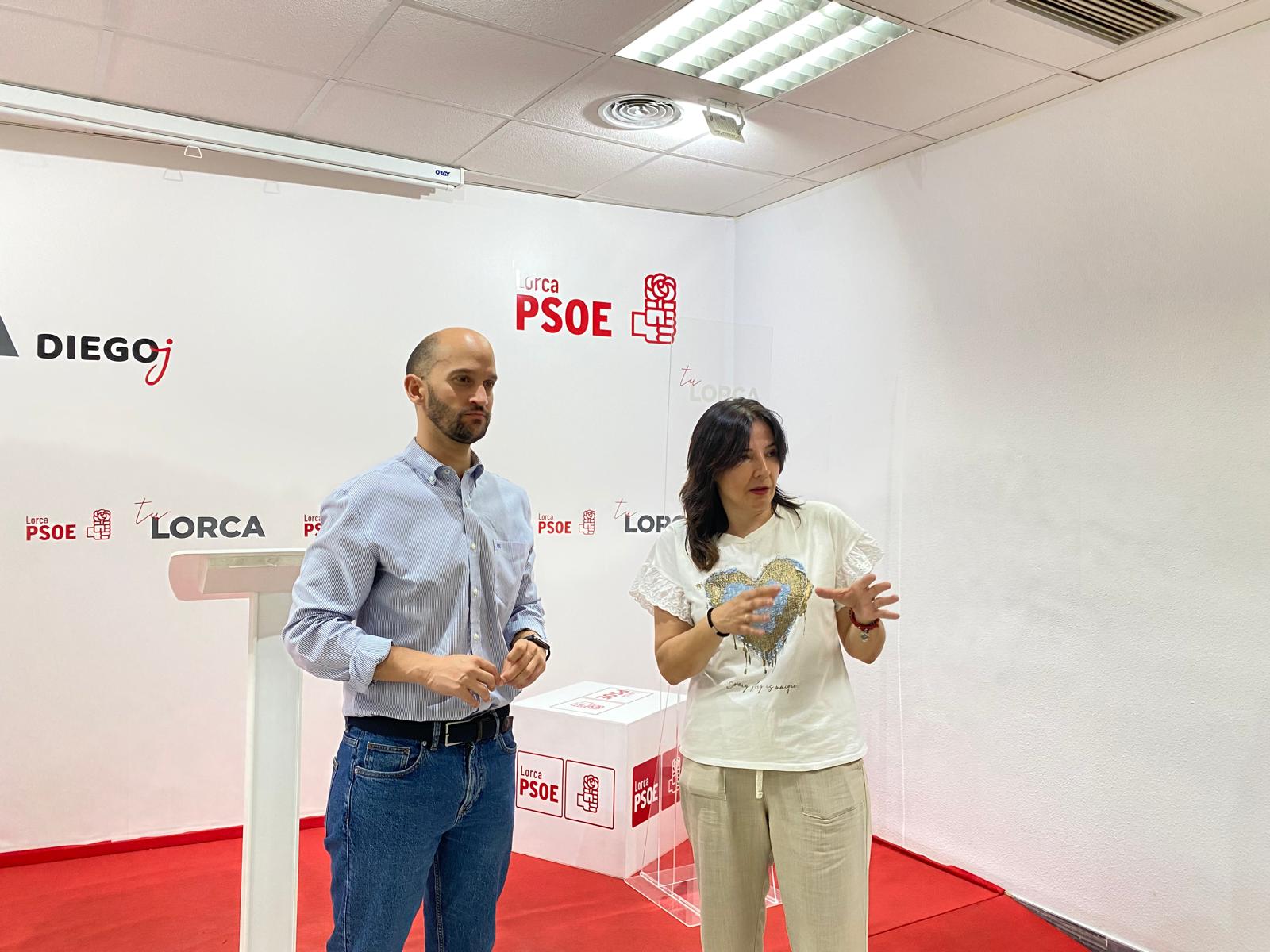 José Ángel Ponce, edil del PSOE y Marisol Sánchez Jódar, diputada socialista