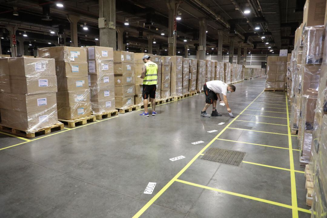 Feria Valencia habilita un nuevo almacén como centro logístico para gestionar todas las reservas de material sanitario contra el coronavirus.