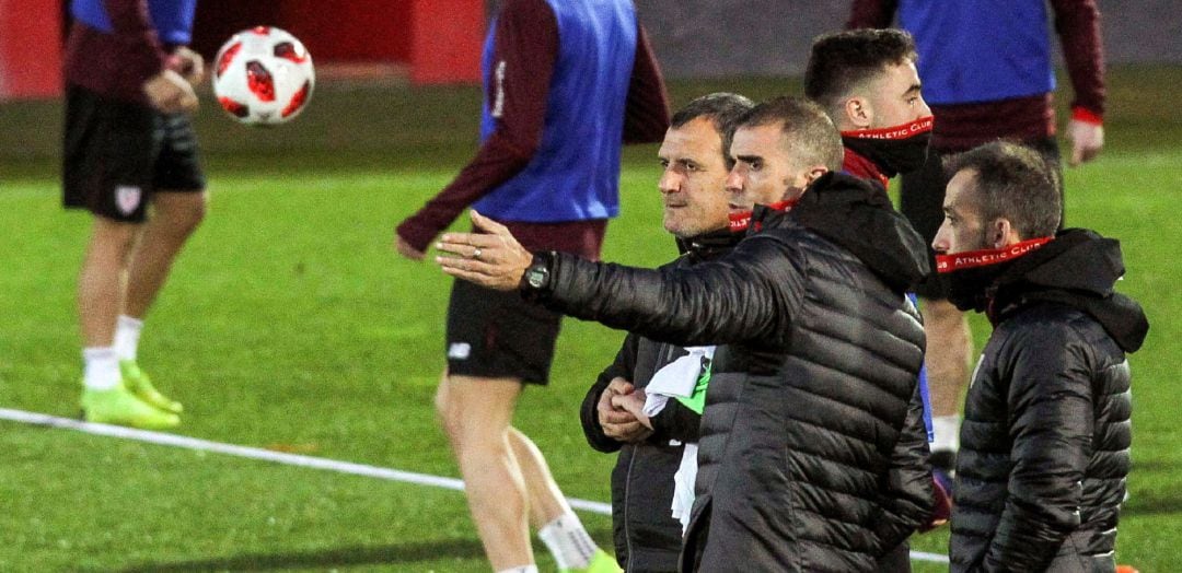 Garitano, durante un entrenamiento del Athletic