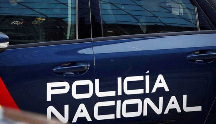 Un vehículo de Policía Nacional